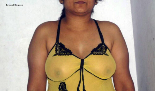 Desi MILF aunty showing naked body to tease boyfriend pics (6)